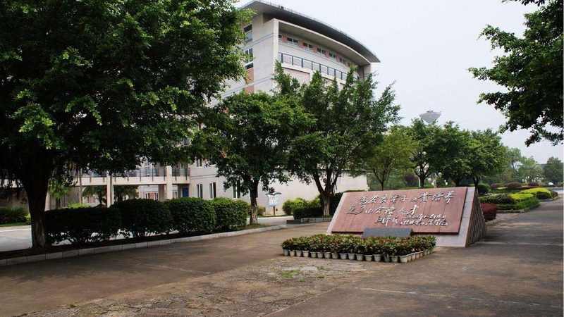 揭秘电子元件生产厂家直销型号：如何选择与辨识